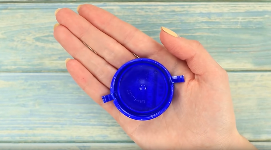 bottle cap for smartphone stand